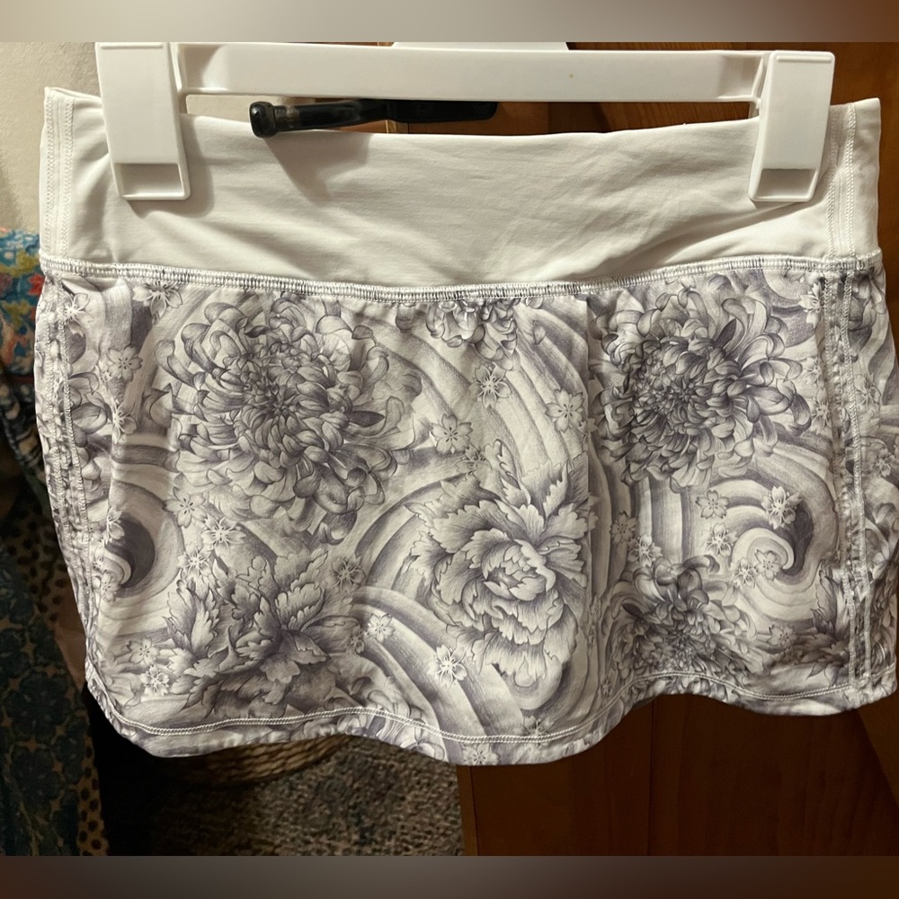 Lululemon shirt. Cute pattern!! So nice!! Size 6.